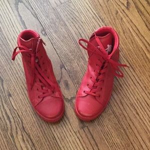 Bikkenbirg Girls designer red shoes Size 4.5🙂